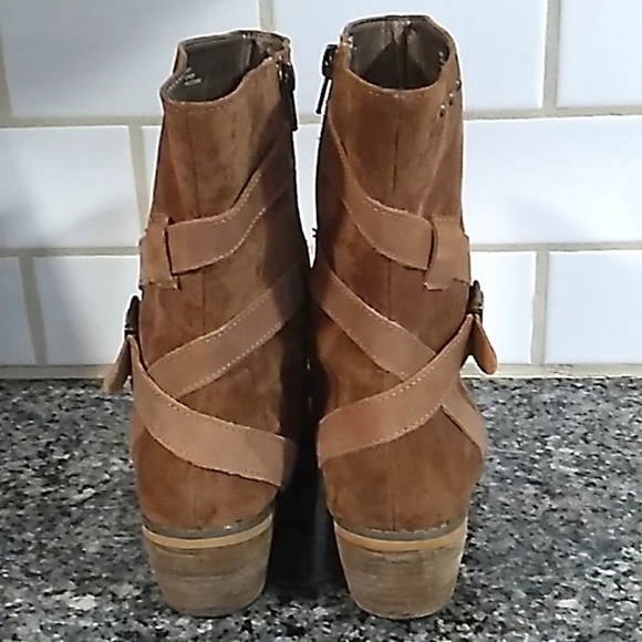 Joyfolie Winona Leather Suede Buckle Strappy Ankle Boots. Size 7 - Picture 8 of 16